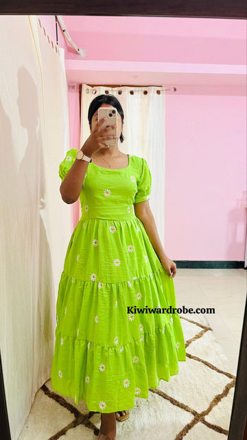 Parrot Daisy gown