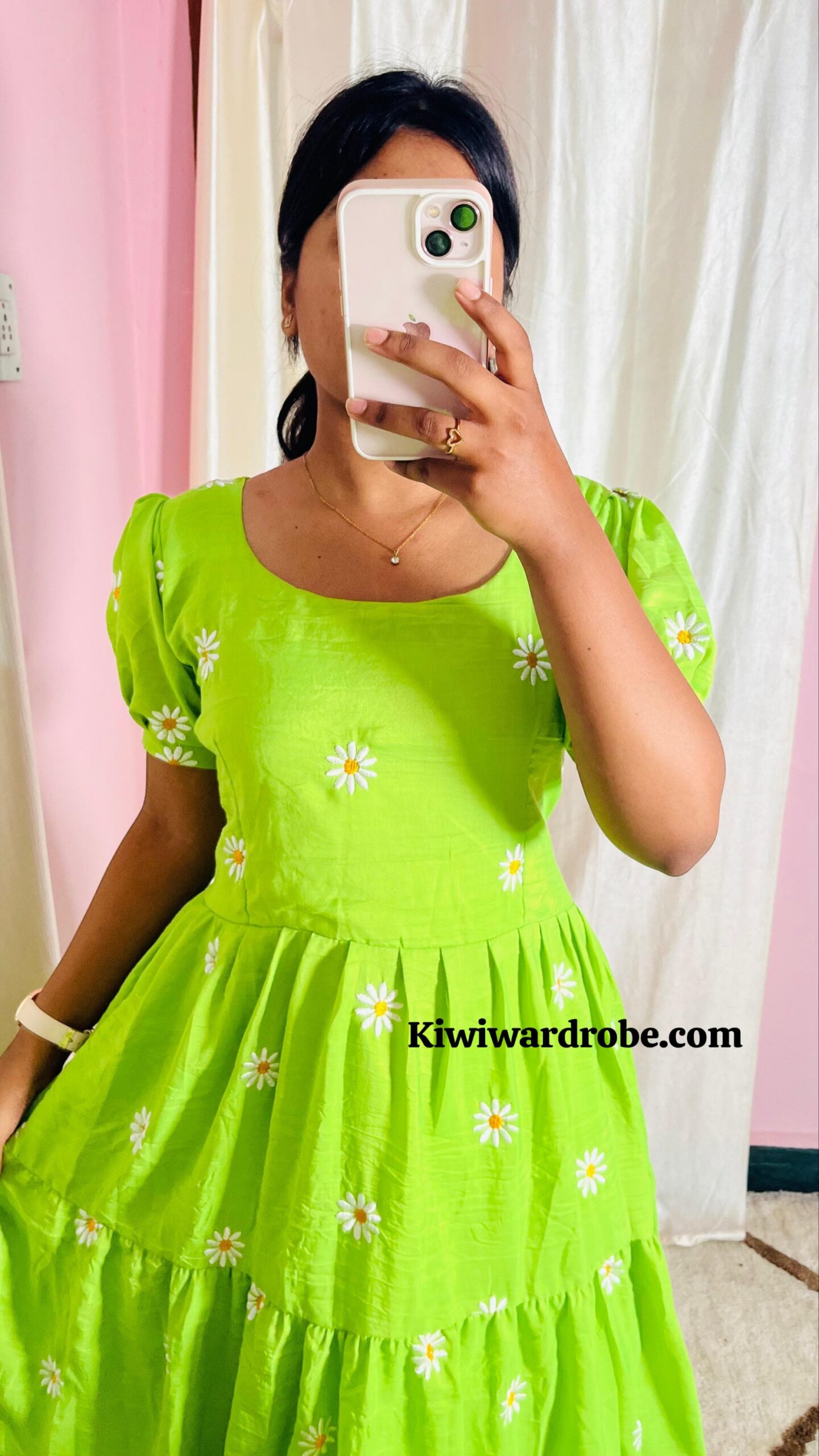 Parrot Daisy gown
